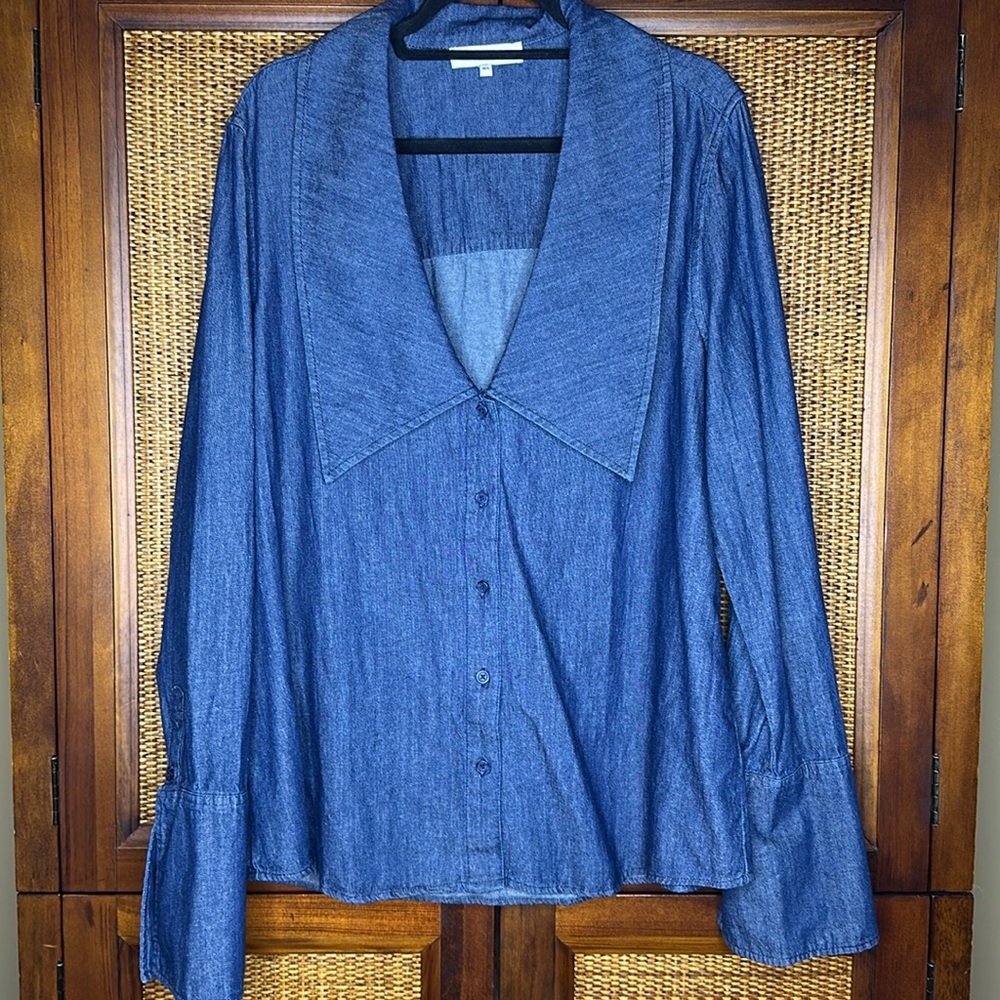 Weworewhat Dani Collared Button-Up Chambray Shirt… - image 5